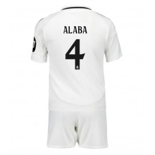 Real Madrid David Alaba #4 Hjemmedraktsett Barn 2024-25 Kortermet (+ korte bukser)